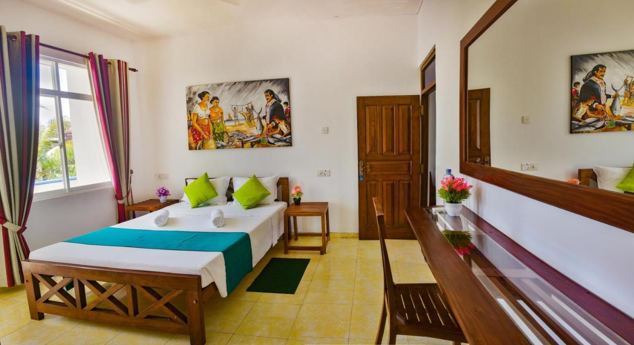 Di Sicuro Tourist Inn Hikkaduwa Exterior foto